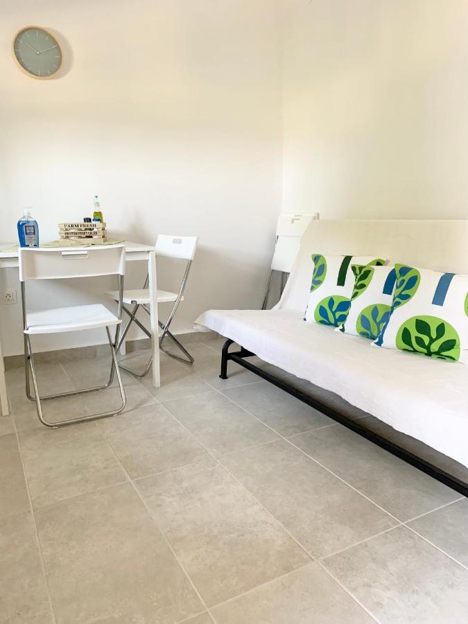 Lovely Apartment By The Sea 2 ….. Epanomi Exterior photo